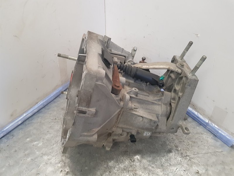 Recambio de caja cambios para fiat fiorino basico furgon 4p referencia OEM IAM 55247534  5VELOCIDADES