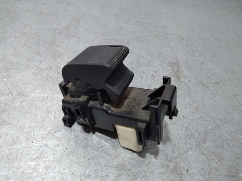 Recambio de mando elevalunas trasero izquierdo para toyota auris active referencia OEM IAM 8292F42  