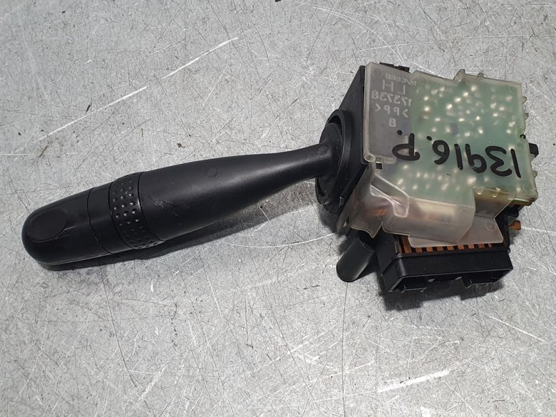 Recambio de mando limpia para toyota corolla (e12) 1.4 d-4d luna compact referencia OEM IAM 8465202290  