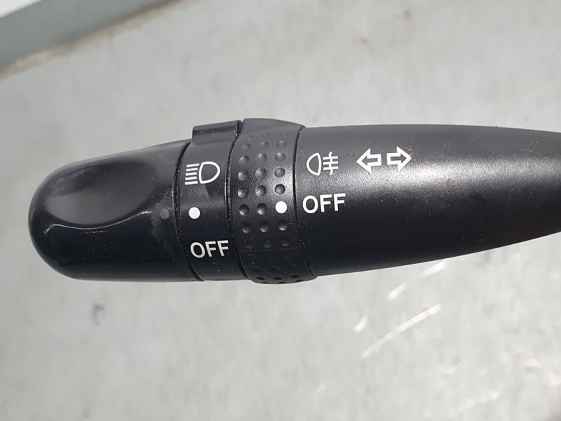 Recambio de mando luces para toyota corolla (e12) 1.4 d-4d luna compact referencia OEM IAM 841002180  