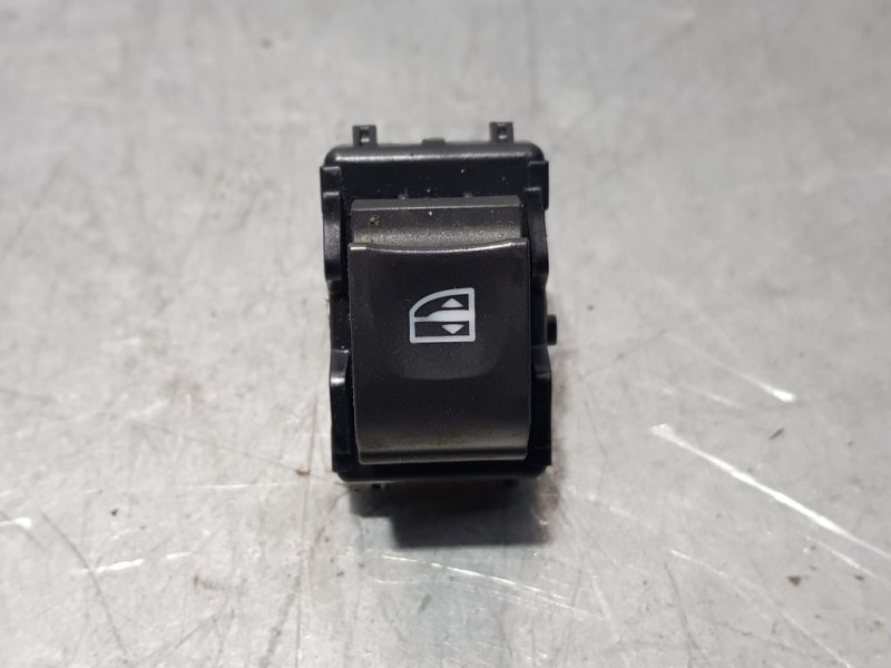 Recambio de mando elevalunas delantero derecho para renault clio iv limited referencia OEM IAM 25428614R 10023074 