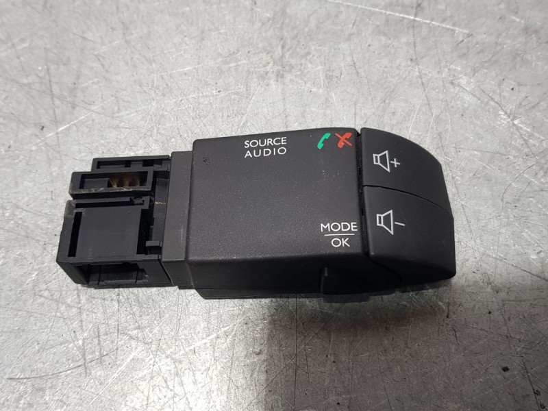 Recambio de mando radio para renault clio iv limited referencia OEM IAM 255522448R 344422023GB 