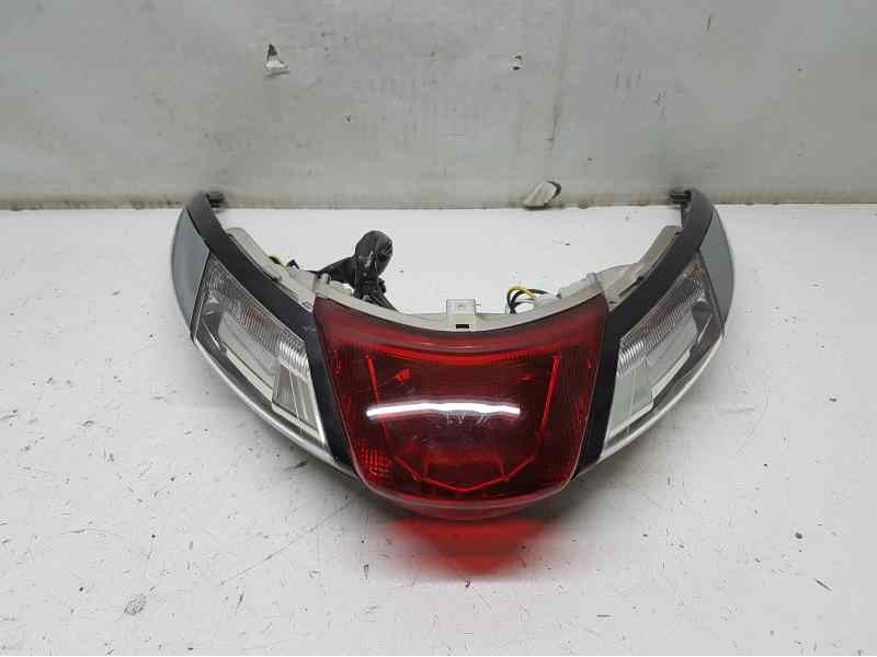 Recambio de piloto trasero central para piaggio (vespa) liberty liberty 125 referencia OEM IAM   