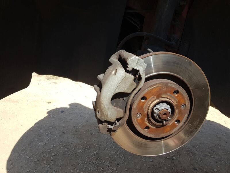 Recambio de pinza freno delantera izquierda para opel crossland x / crossland (p17, p2qo) 1.6 turbo d (75) referencia OEM IAM 16