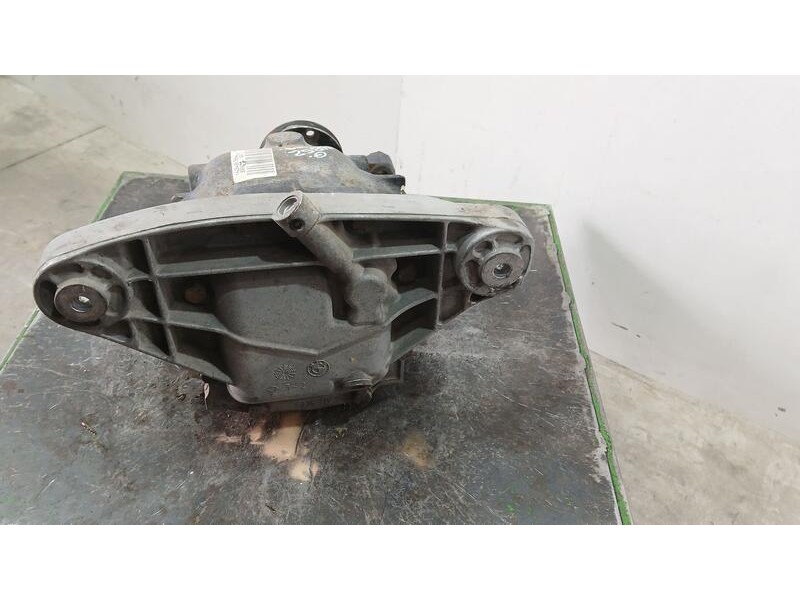 Recambio de diferencial trasero para bmw serie 5 berlina (e39) 525tds referencia OEM IAM 33101428489  1428488