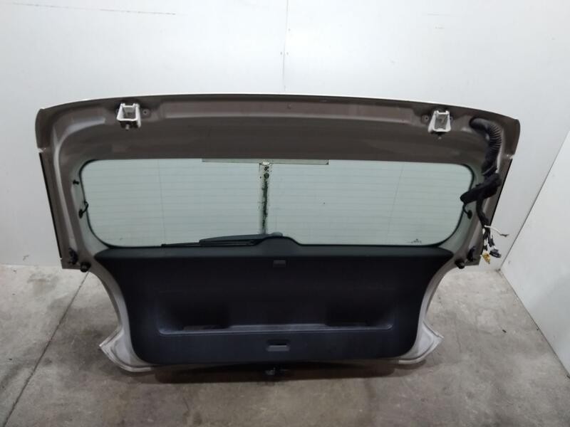 Recambio de porton trasero para volkswagen polo (6r1) advance referencia OEM IAM 6R6827025C  