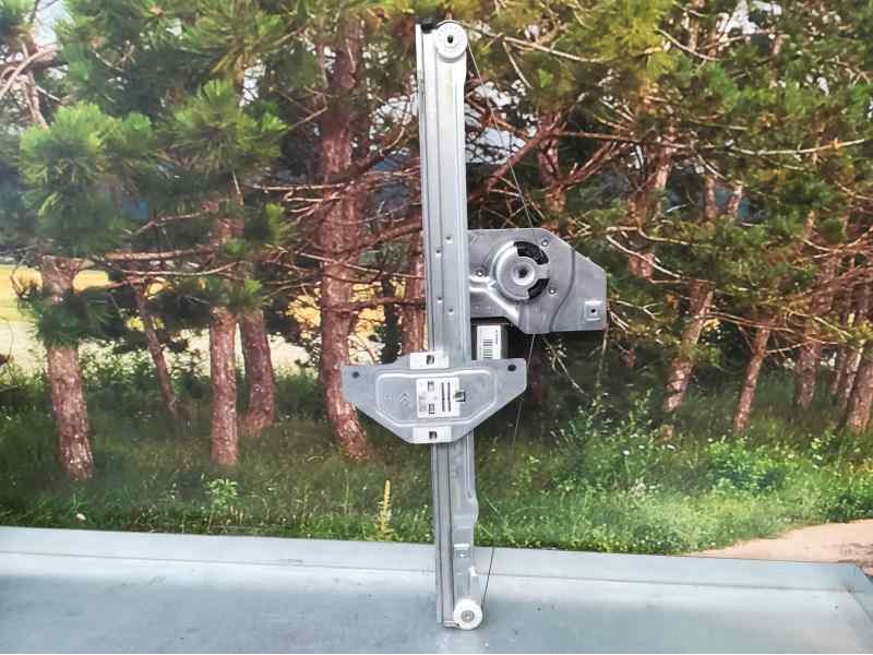 Recambio de elevalunas delantero derecho para peugeot partner kasten confort l1 referencia OEM IAM  402104B ELECTRICO 2 PINS