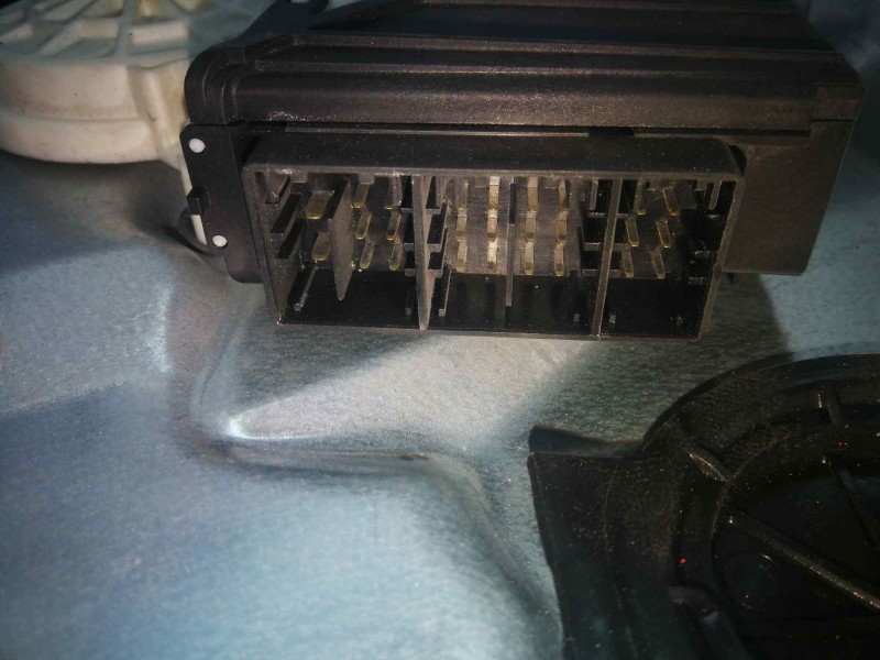 Recambio de elevalunas delantero derecho para seat ibiza (6l1) 1.4 16v referencia OEM IAM 6Q2959801A  26 PINS