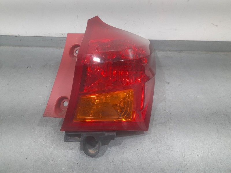 Recambio de piloto trasero derecho para toyota auris active referencia OEM IAM 8155102740  EXTERIOR