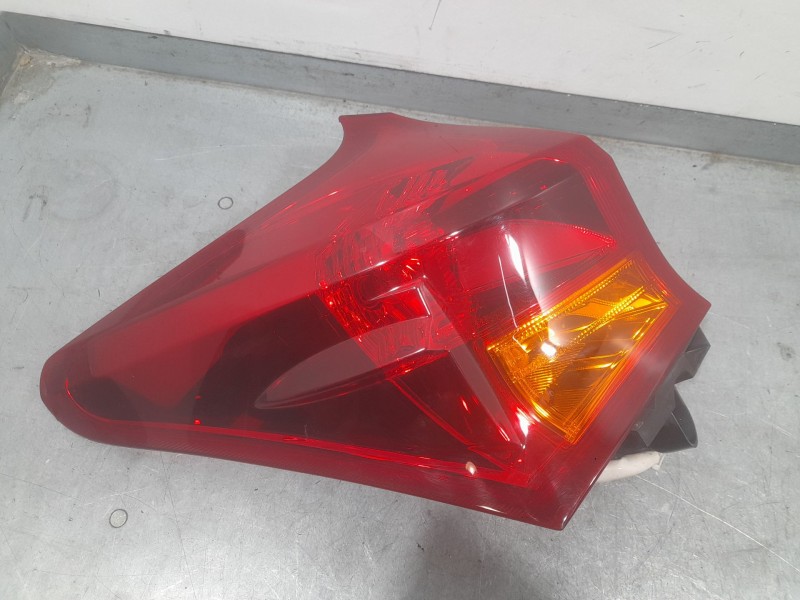 Recambio de piloto trasero izquierdo para toyota auris active referencia OEM IAM 8156102740  EXTERIOR