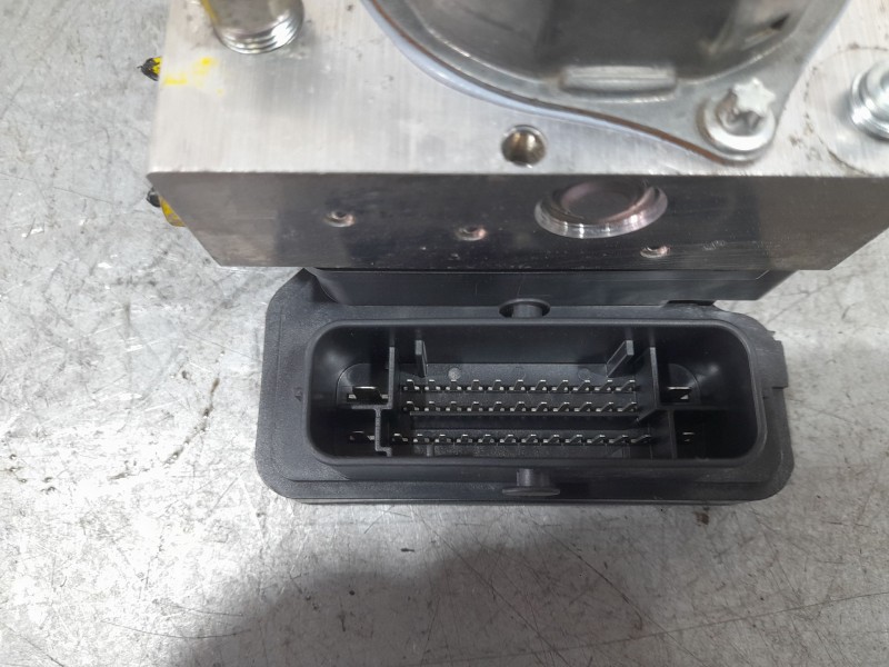 Recambio de abs para nissan pulsar hatchback (c13) 1.5 dci referencia OEM IAM 476603ZF0A  