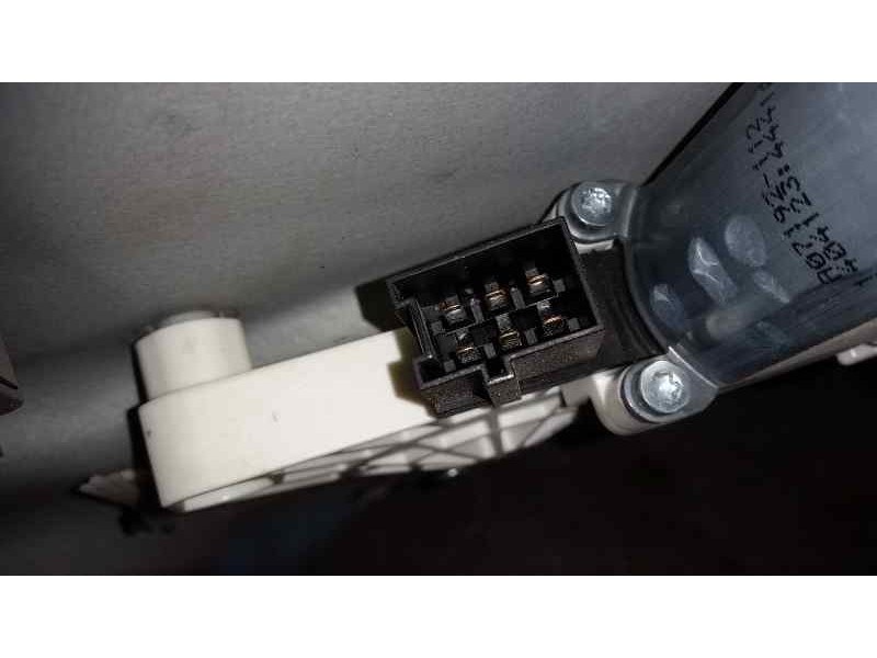Recambio de elevalunas trasero izquierdo para mercedes-benz clase b (w245) 180 cdi (245.207) referencia OEM IAM  6 PINS ELECTRIC