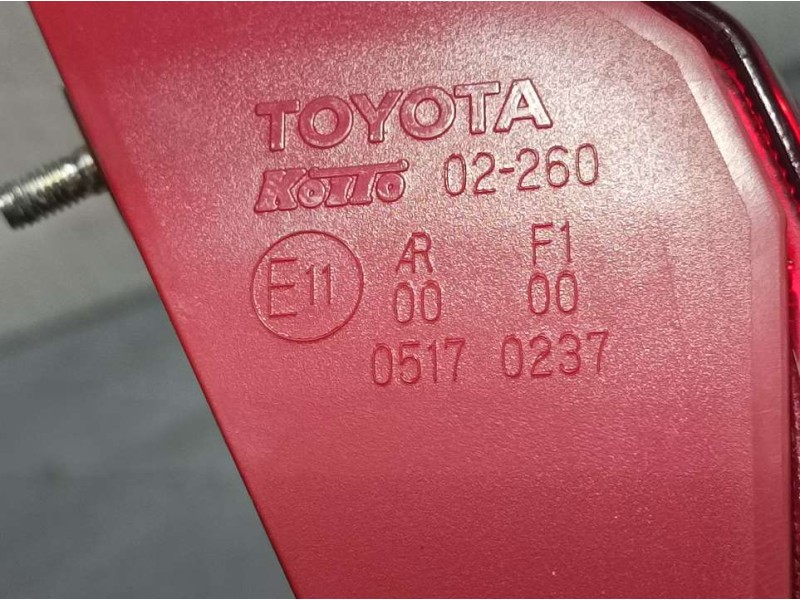 Recambio de piloto trasero izquierdo para toyota auris active referencia OEM IAM 05170237  INTERIOR KOITO