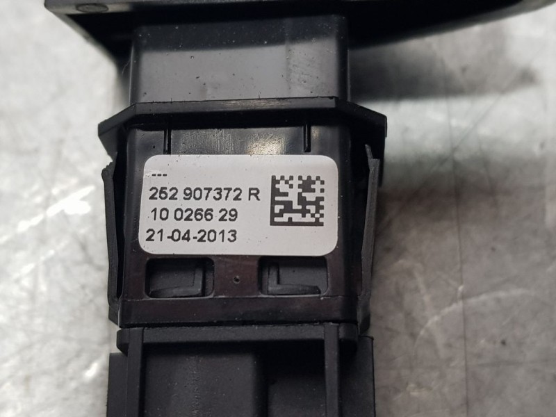 Recambio de warning para renault clio iv limited referencia OEM IAM 252907372R 10026629 