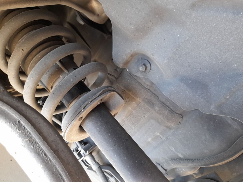 Recambio de amortiguador delantero izquierdo para mercedes-benz clase c descapotable (a205) c 220 d (205.404) referencia OEM IAM