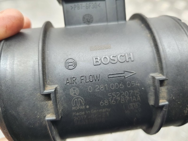 Recambio de caudalimetro para fiat fiorino basico furgon 4p referencia OEM IAM 55220715 0281006054 BOSCH