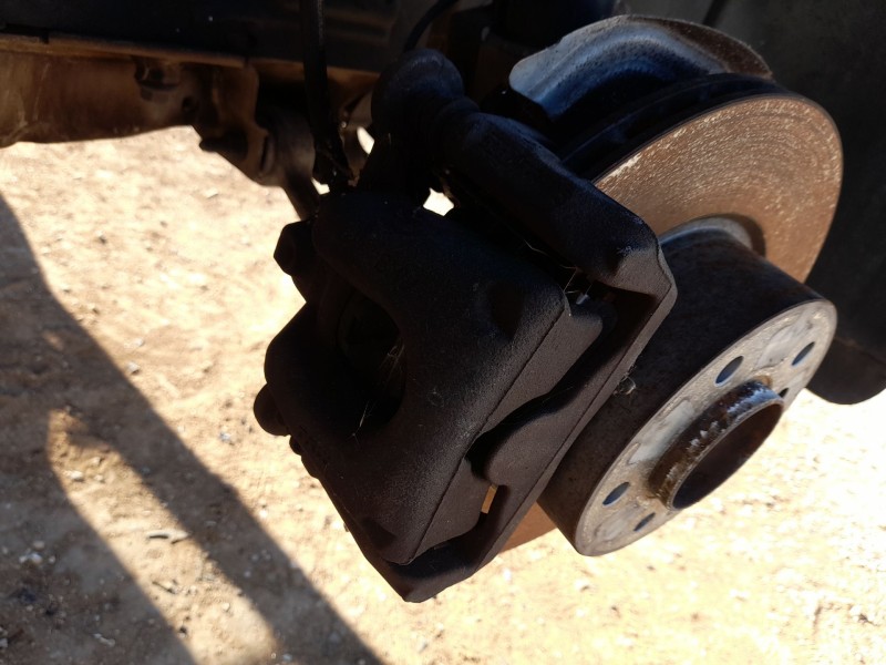 Recambio de pinza freno delantera derecha para bmw 1 (e81) 118 d referencia OEM IAM 34116774682  