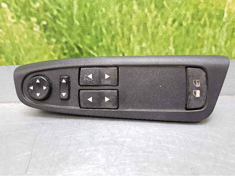 Recambio de mando elevalunas delantero izquierdo para fiat stilo (192) 1.9 jtd 115 referencia OEM IAM   