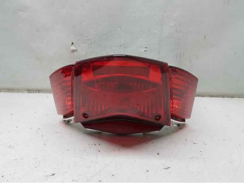 Recambio de piloto trasero central para kymco miler 125 referencia OEM IAM   