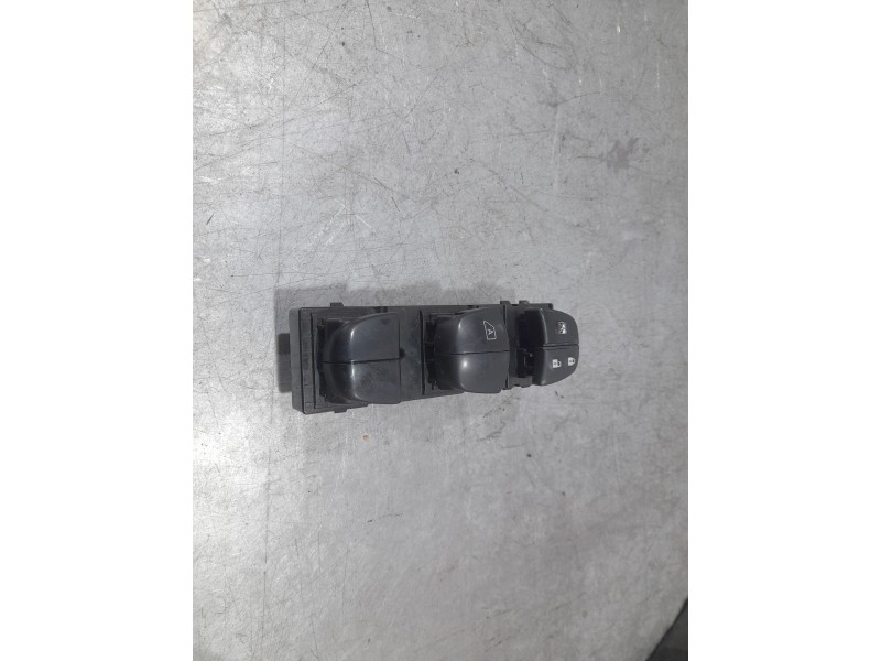 Recambio de mando elevalunas delantero izquierdo para nissan pulsar hatchback (c13) 1.5 dci referencia OEM IAM 254013ZL1A  