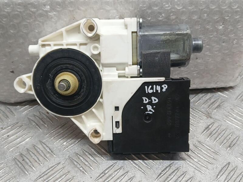 Recambio de motor elevalunas delantero derecho para audi a3 (8p) atraccion referencia OEM IAM 8PO959802K  KUOSO06060014D