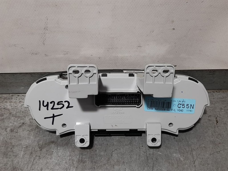 Recambio de mando climatizador para hyundai ix35 classic 2wd referencia OEM IAM 972502Y400 A2C85435102 