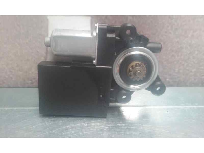 Recambio de motor elevalunas delantero derecho para volvo s40 berlina 1.8 kinetic referencia OEM IAM 30798110AB A2C5311414503 EL