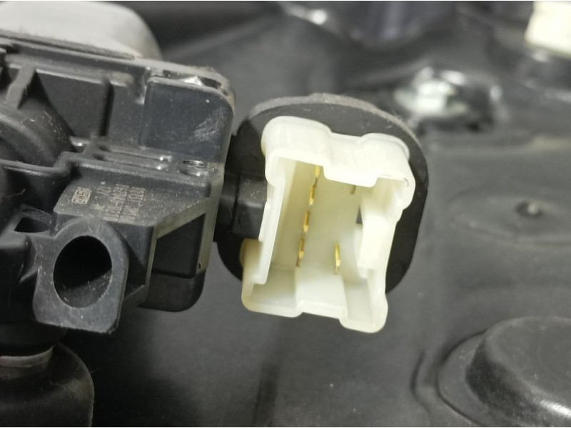 Recambio de elevalunas delantero derecho para volvo xc60 kinetic awd referencia OEM IAM 1972607  BROSE ELECTRICO 6 PINS