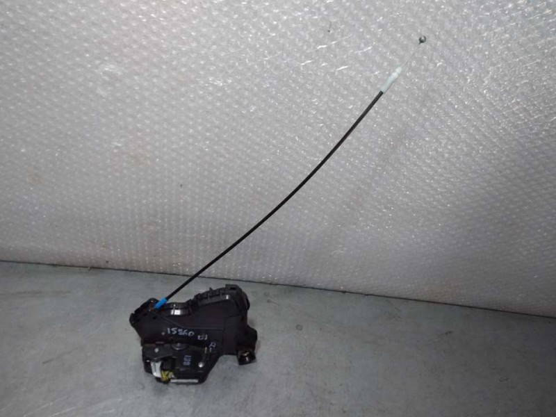 Recambio de cerradura puerta delantera izquierda para toyota auris active referencia OEM IAM 6904002210  6 PINES