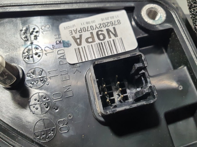 Recambio de retrovisor derecho para hyundai ix35 classic 2wd referencia OEM IAM 876202Y070PAE  ELECTRICO 8 PINES