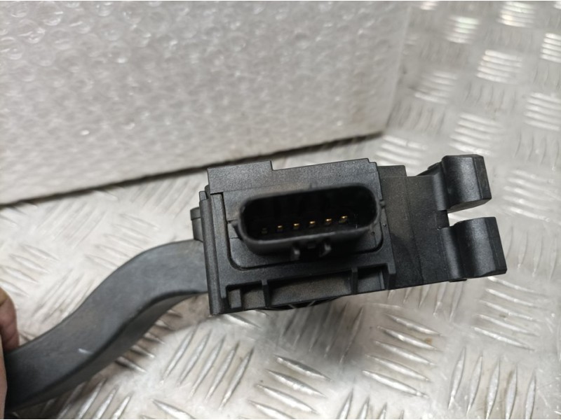 Recambio de potenciometro pedal para seat arona style go referencia OEM IAM 2Q1723503  