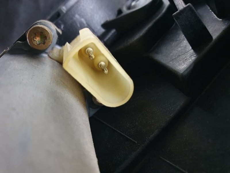 Recambio de elevalunas delantero derecho para ford fiesta (cbk) ghia referencia OEM IAM 2S61A045H16A  ELECTRICO 2 PINES