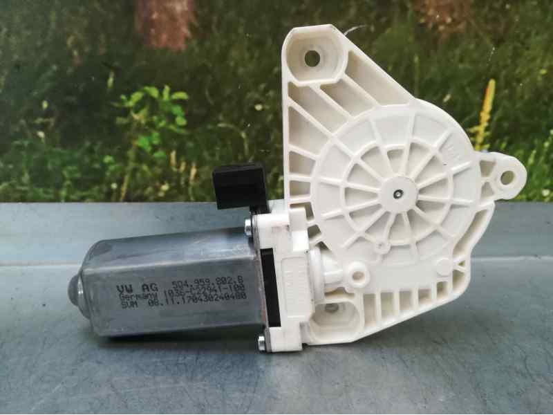 Recambio de motor elevalunas delantero derecho para volkswagen golf vii lim. (bq1) advance referencia OEM IAM 5Q4959802B  2 PINS