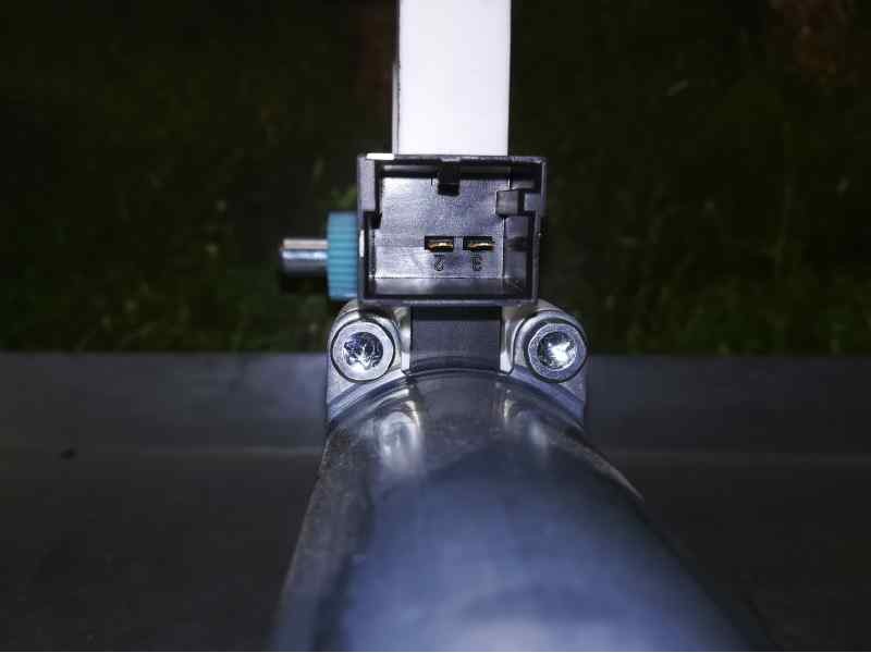 Recambio de motor elevalunas delantero derecho para volkswagen golf vii lim. (bq1) advance referencia OEM IAM 5Q4959802B  2 PINS