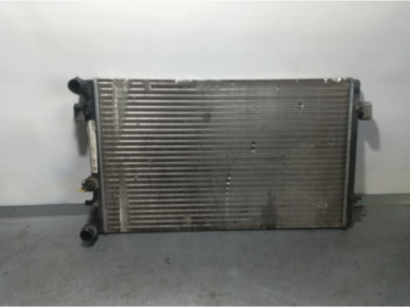 Recambio de radiador agua para volkswagen golf iv berlina (1j1) básico referencia OEM IAM 8MK376713781 99000037 BEHR