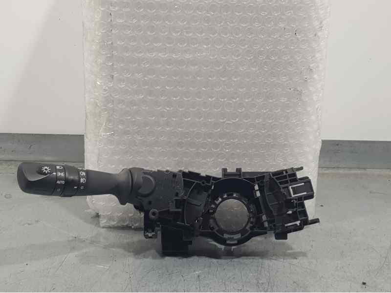 Recambio de mando luces para toyota auris active referencia OEM IAM 17F852  