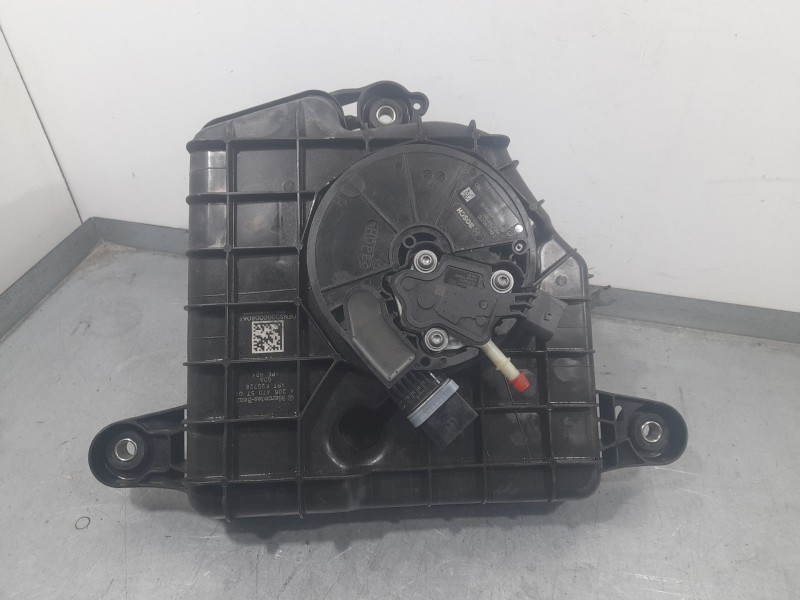 Recambio de deposito adblue para mercedes-benz clase c descapotable (a205) c 220 d (205.404) referencia OEM IAM A2054705701 0444