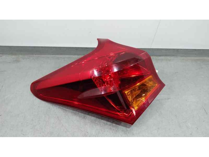 Recambio de piloto trasero izquierdo para toyota auris active referencia OEM IAM 8159402460  EXTERIOR