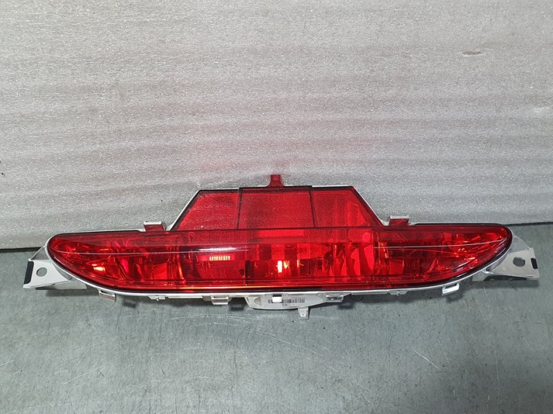 Recambio de piloto trasero central para opel corsa f edition referencia OEM IAM 9674308980 2NE010830 