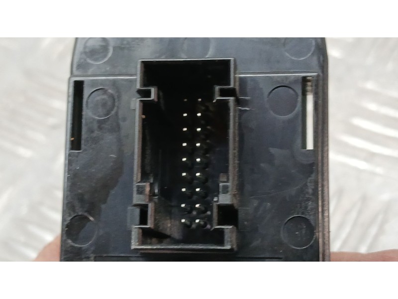 Recambio de mando elevalunas delantero izquierdo para bmw 3 (e90) 320 d referencia OEM IAM 6948625  