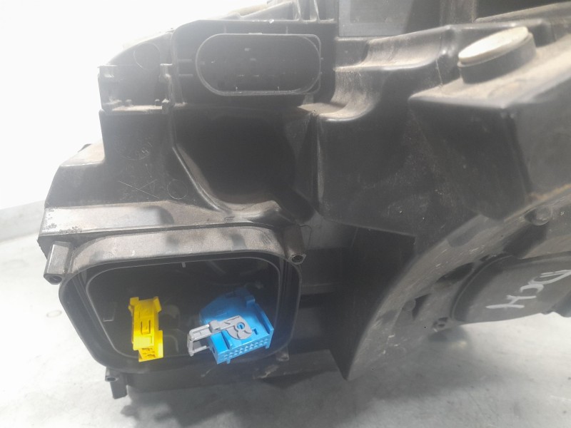 Recambio de faro derecho para mercedes-benz clase c descapotable (a205) c 220 d (205.404) referencia OEM IAM A2059063204  