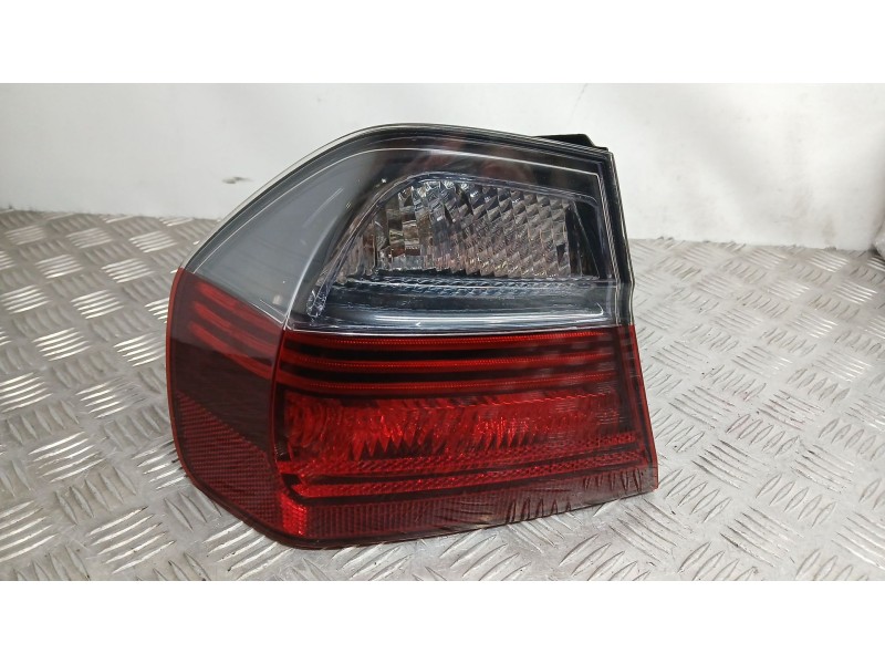 Recambio de piloto trasero izquierdo exterior para bmw 3 (e90) 320 d referencia OEM IAM 0406879  0284842226