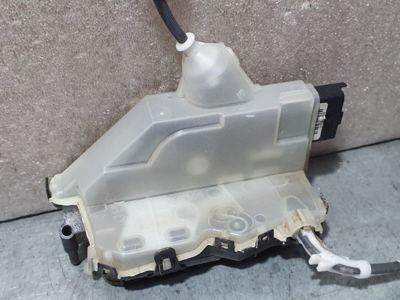 Recambio de cerradura puerta delantera derecha para opel corsa f edition referencia OEM IAM 16944413  ELECTRICO 6 PINES