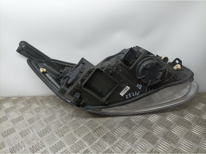 Recambio de faro izquierdo para ford focus lim. (cb8) titanium referencia OEM IAM BM5113W030NB  ROZADO