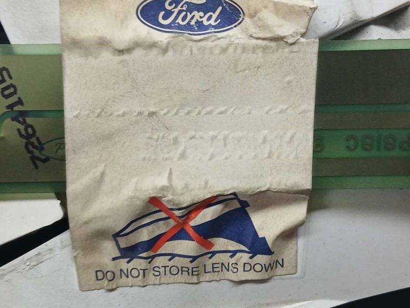 Recambio de cuadro instrumentos para ford fiesta berlina quarz referencia OEM IAM 96FB10838DC  