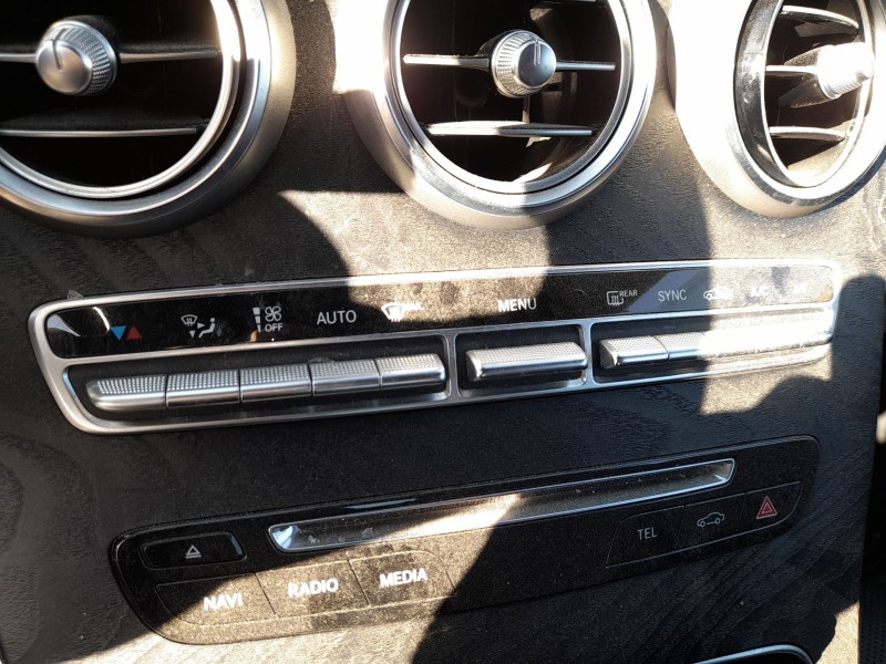 Recambio de mando climatizador para mercedes-benz clase c descapotable (a205) c 220 d (205.404) referencia OEM IAM A2059054215  