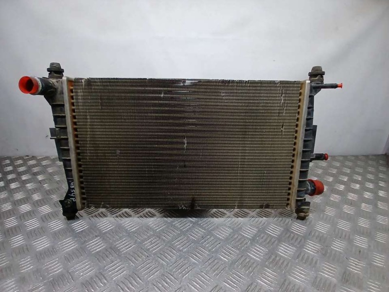 Recambio de radiador agua para ford fiesta berlina quarz referencia OEM IAM 96FB8005DC  