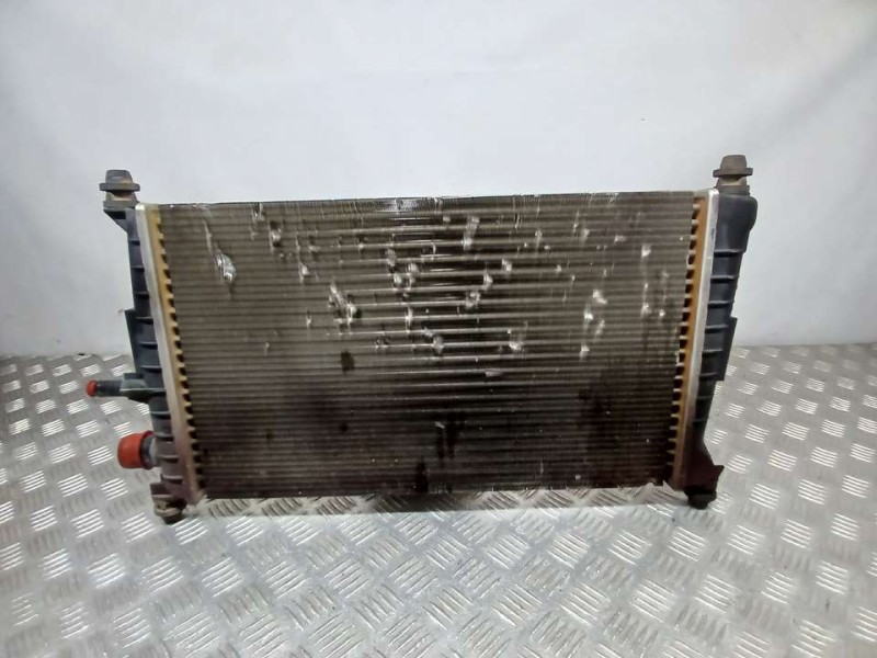 Recambio de radiador agua para ford fiesta berlina quarz referencia OEM IAM 96FB8005DC  