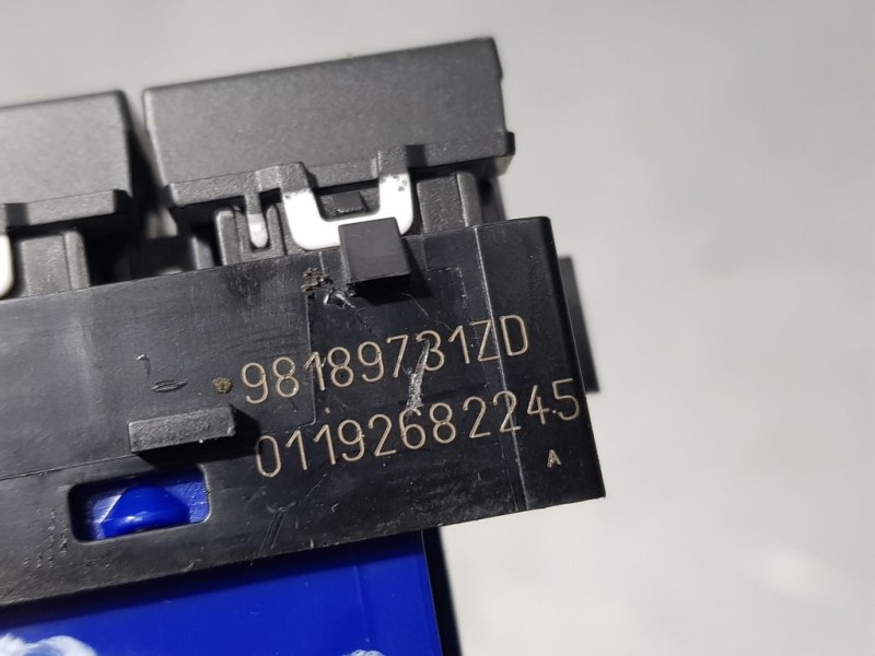 Recambio de mando multifuncion para peugeot 308 style referencia OEM IAM 981897313ZD 01192682245 