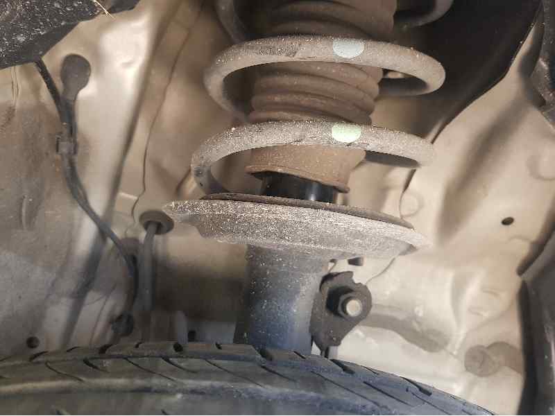 Recambio de amortiguador delantero derecho para toyota yaris active referencia OEM IAM 485100D171  